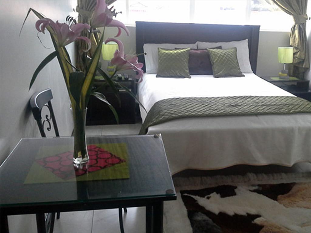 Hotel Las Gardenias กูเอ็งกา ภายนอก รูปภาพ