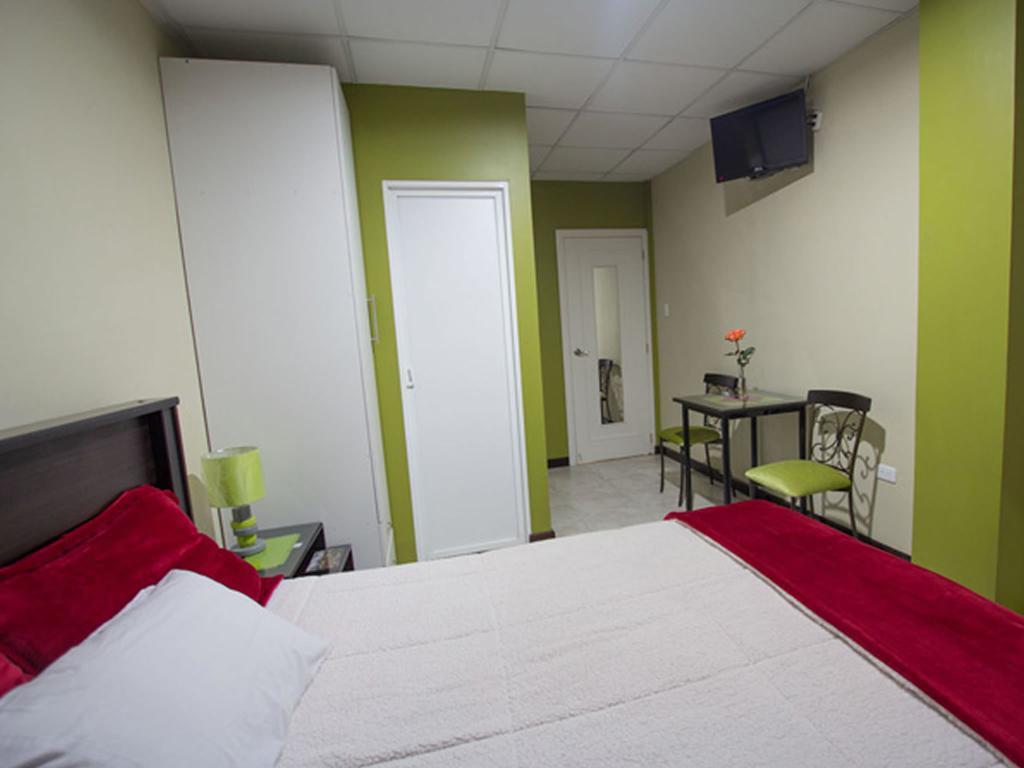 Hotel Las Gardenias กูเอ็งกา ภายนอก รูปภาพ