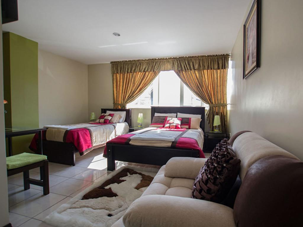 Hotel Las Gardenias กูเอ็งกา ภายนอก รูปภาพ
