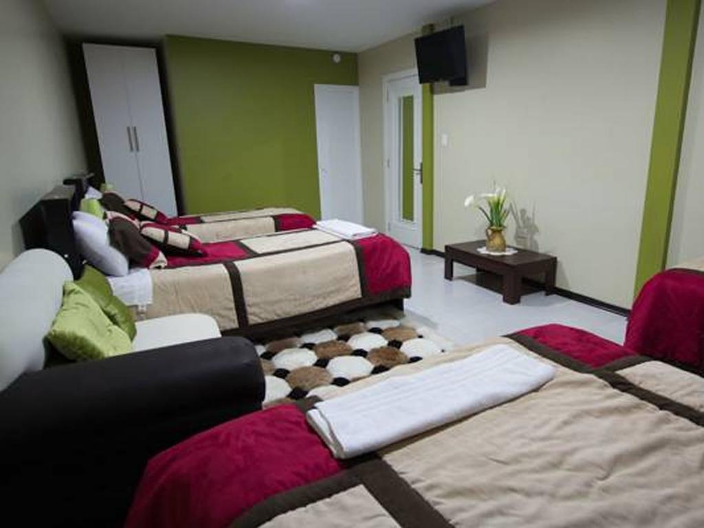 Hotel Las Gardenias กูเอ็งกา ภายนอก รูปภาพ