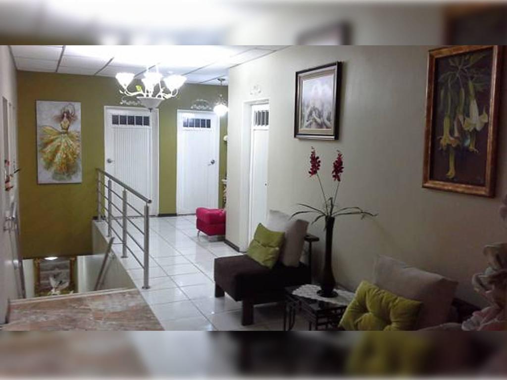 Hotel Las Gardenias กูเอ็งกา ภายนอก รูปภาพ