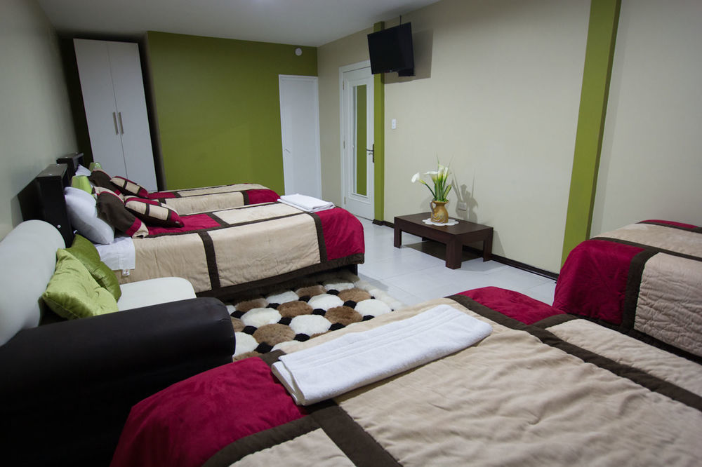 Hotel Las Gardenias กูเอ็งกา ภายนอก รูปภาพ