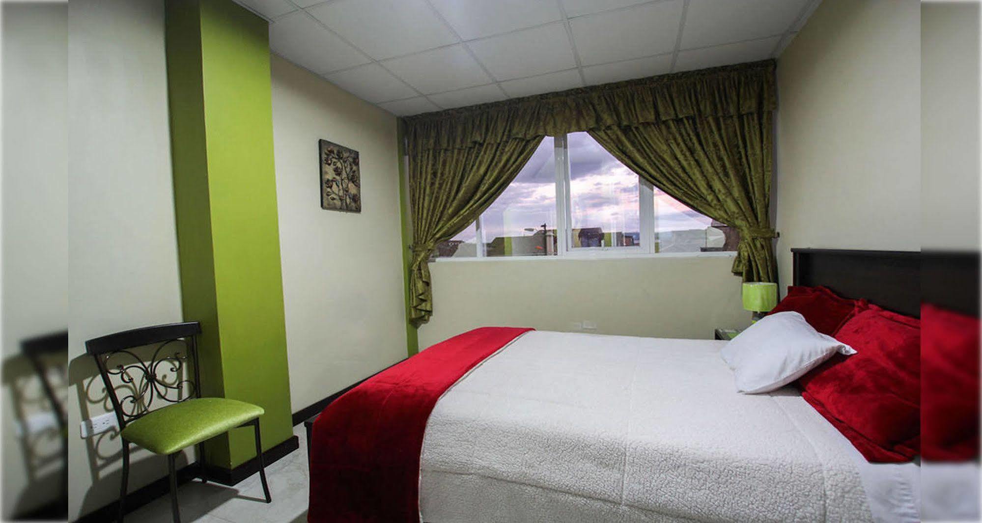 Hotel Las Gardenias กูเอ็งกา ภายนอก รูปภาพ